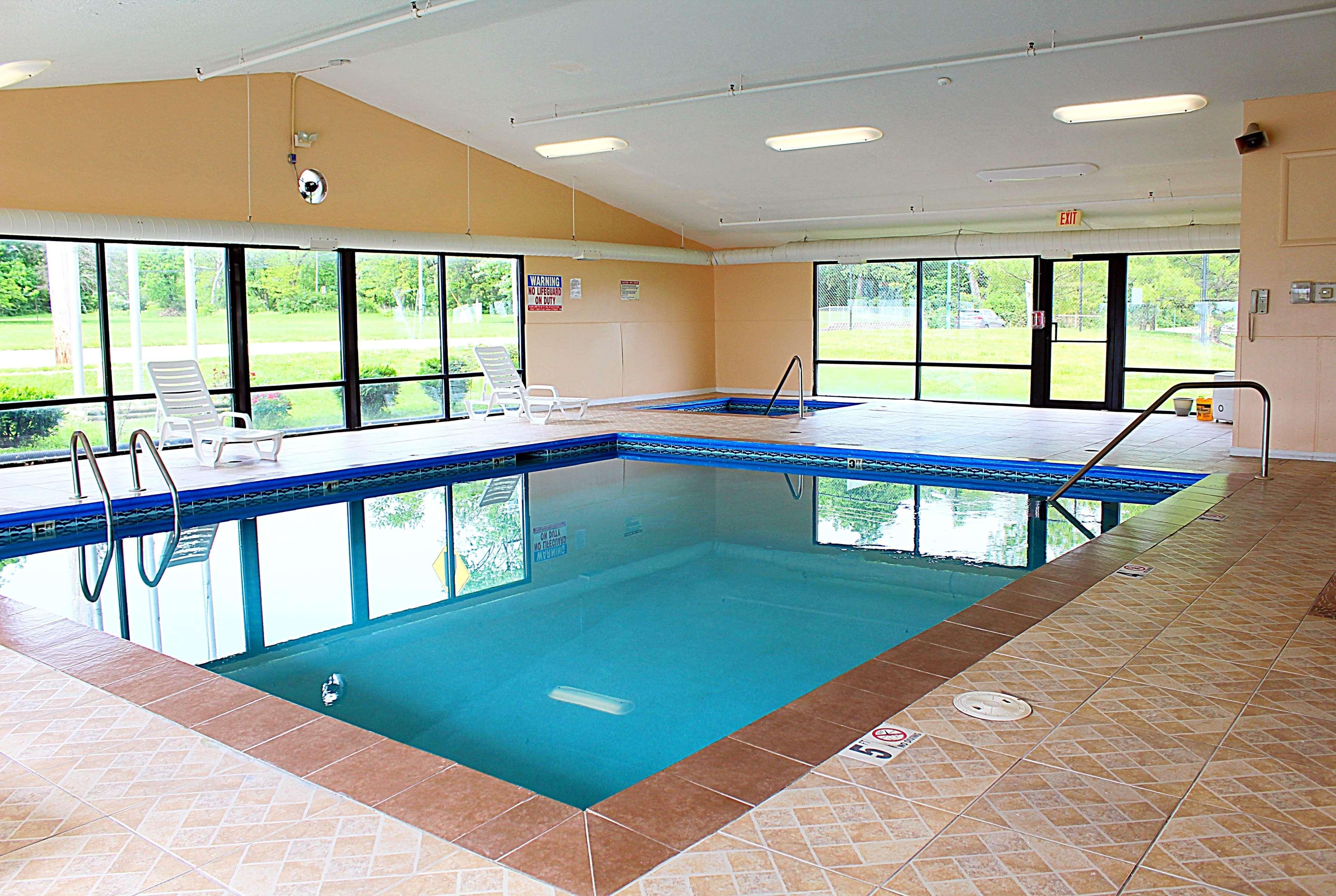 Baymont By Wyndham Springfield Hotel Buitenkant foto
