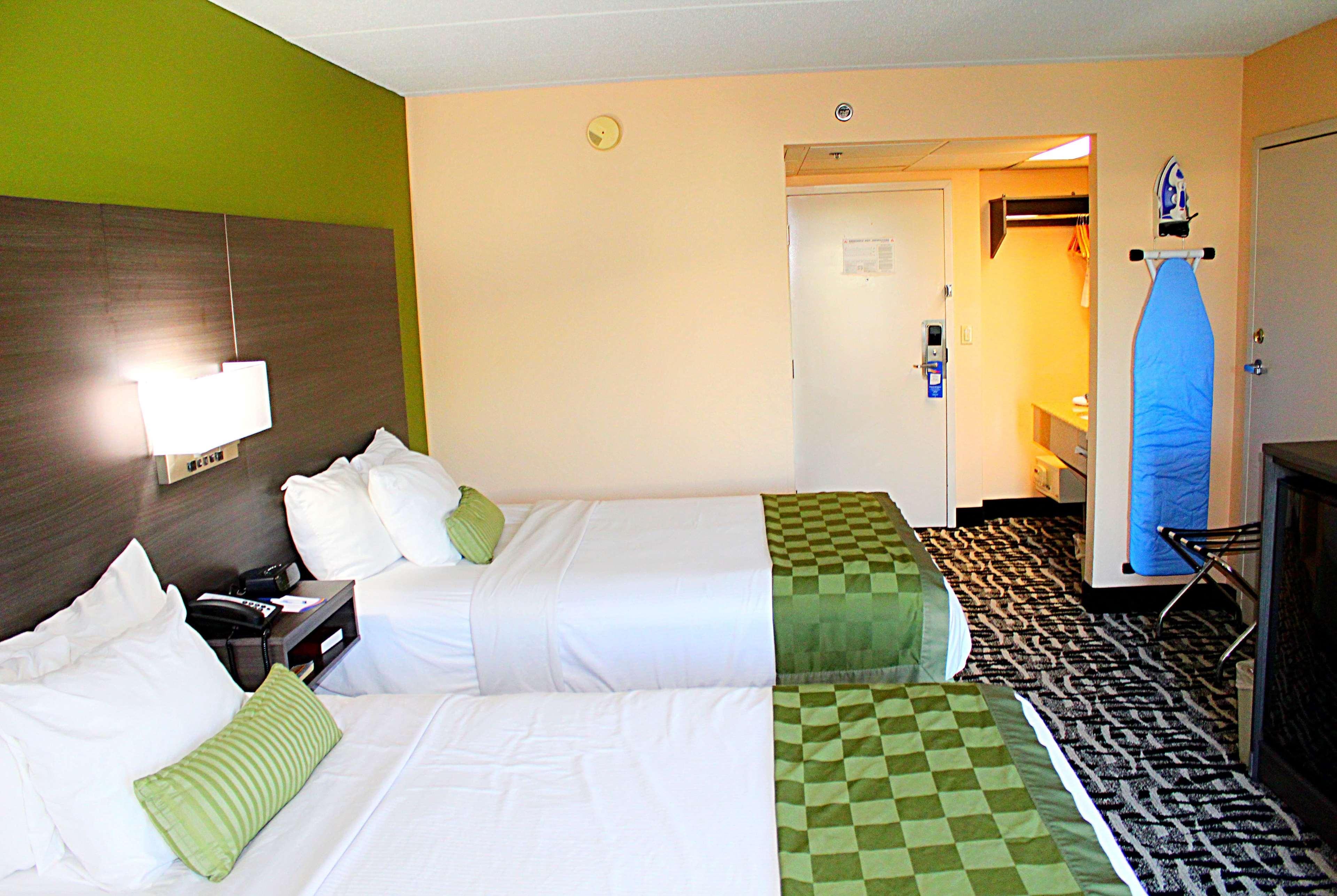 Baymont By Wyndham Springfield Hotel Buitenkant foto